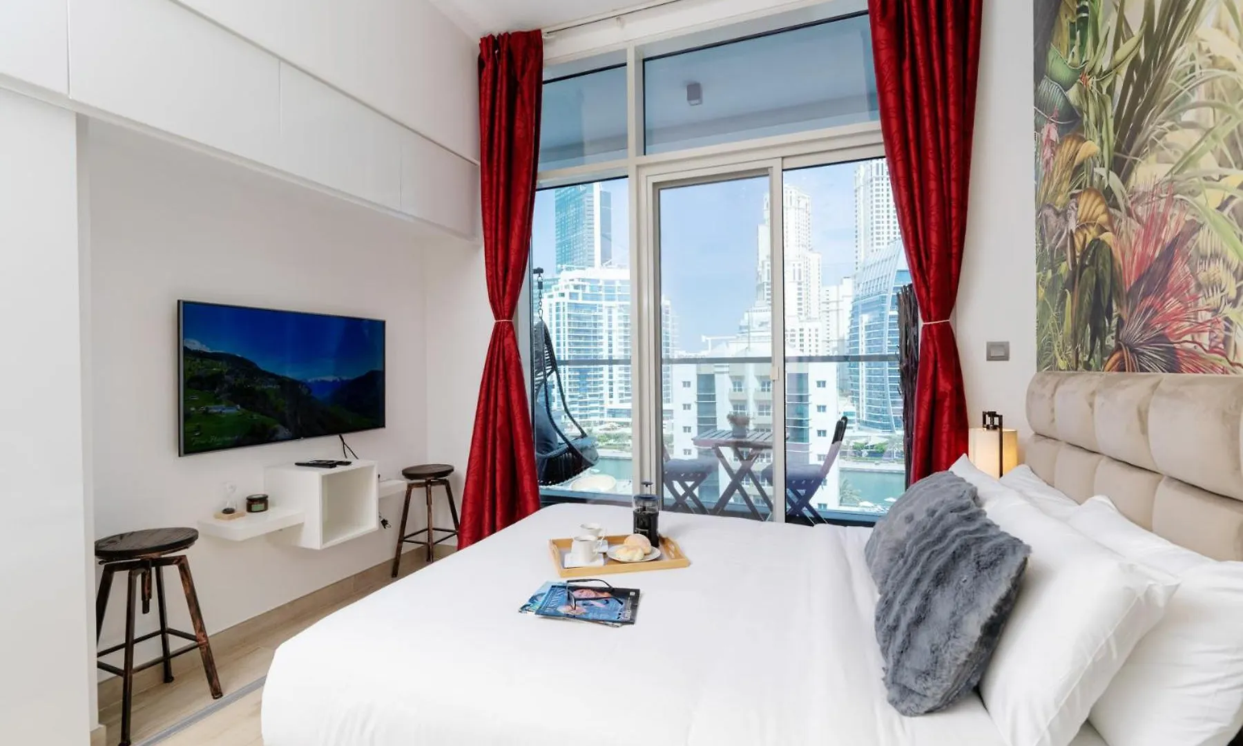 Beautiful Stylish Apartment With Marina Views Dubai United Arab Emirates